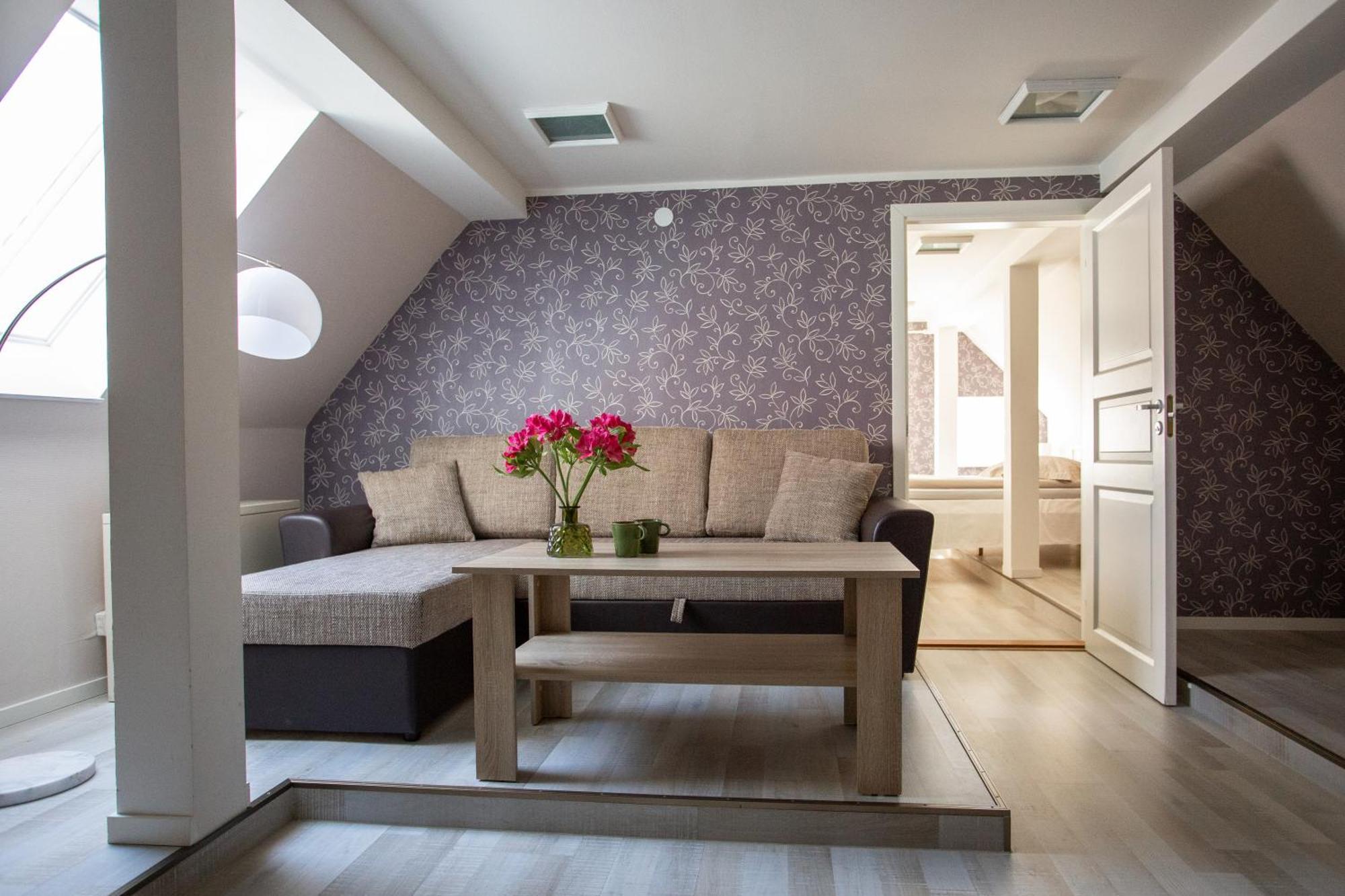 Suviste Guesthouse Kuressaare Exterior photo