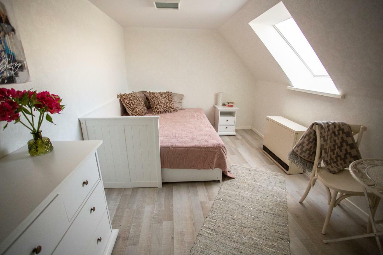 Suviste Guesthouse Kuressaare Exterior photo